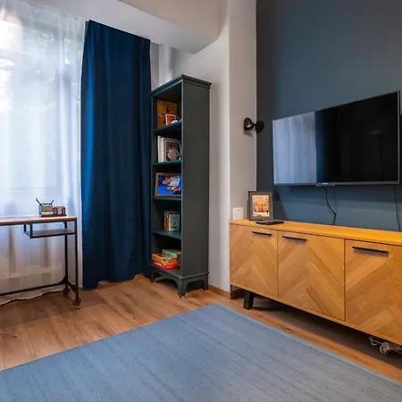 Lux Flat Next To Park With Working Space By Flat Mаnager Apartmán