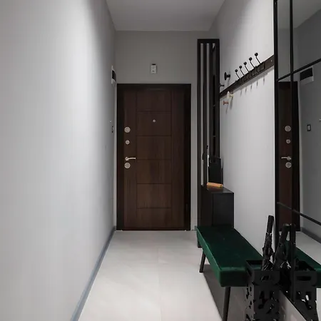 Lägenhet Lux Flat Next To Park With Working Space By Flat Mаnager