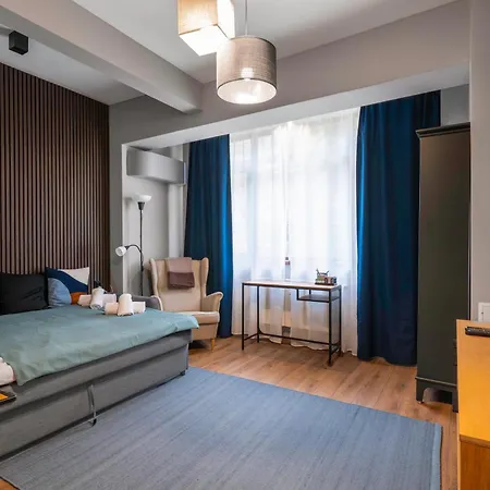 Lux Flat Next To Park With Working Space By Flat Mаnager Apartmán Sofie
