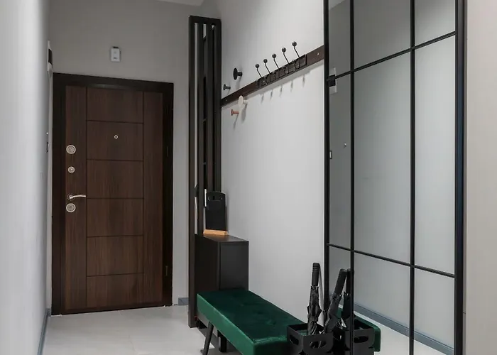 Lux Flat Next To Park With Working Space By Flat Mаnager 索菲亞